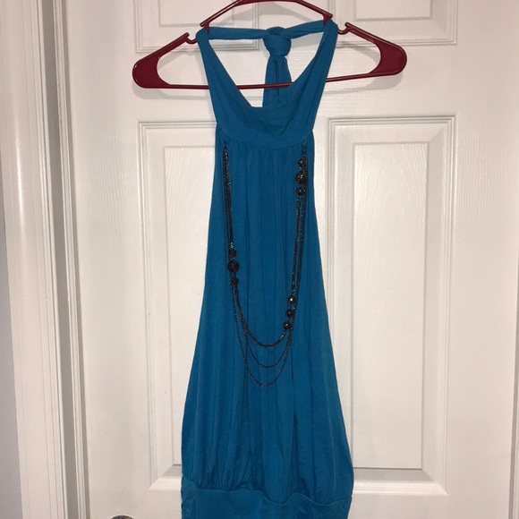 gntro Tops - Backless top with neck jewelry